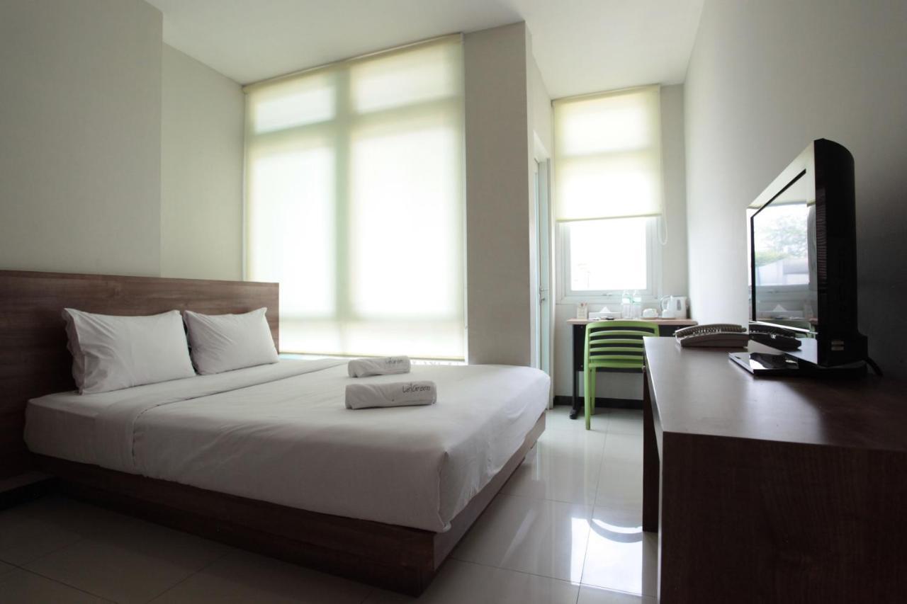 Legreen Suite Tebet Jakarta Exterior photo